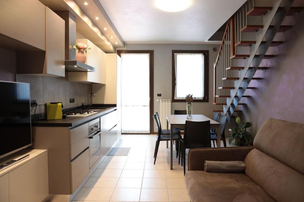 15 Min Padova Appartamento Moderno Travato Legnaro Bagian luar foto